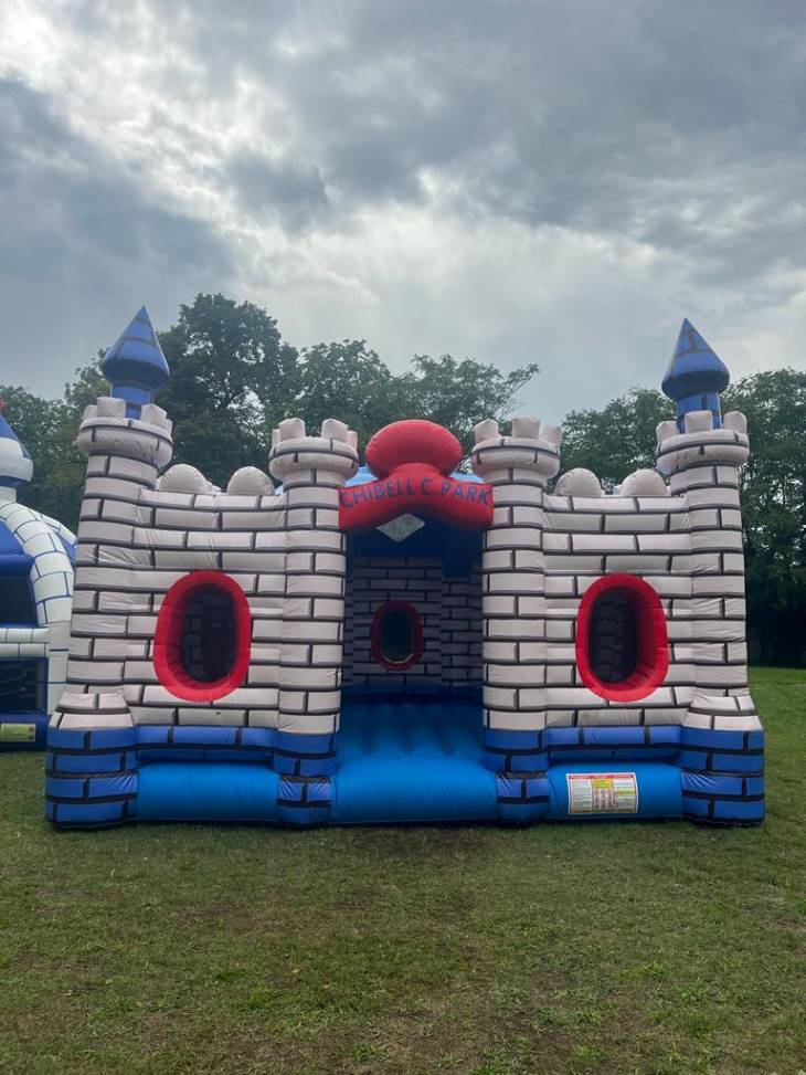 Château gonflable pour les enfants.